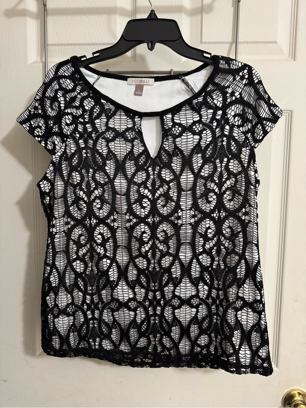 Roz & Ali Black Lace Peep Hole Top w/ Ivory Lining